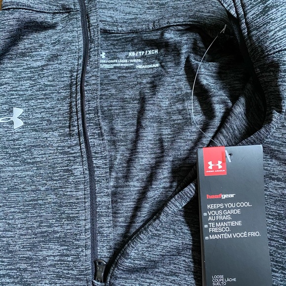 Under Armour light pullover - Picture 2 of 3